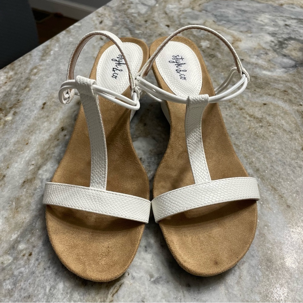 Style & Co Milano White Snake Sandals Elegant White Wedge Sandals Women’s 7.5